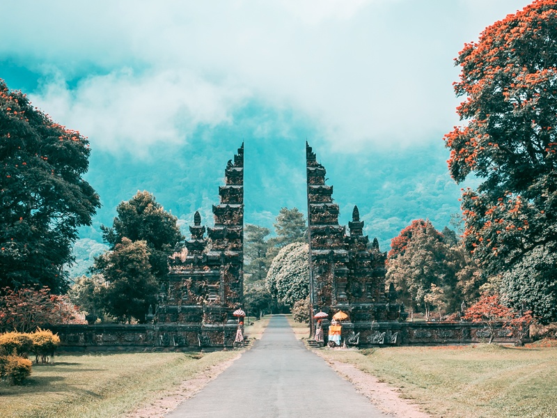 Bali'de meşhur üstü açık olan kapı